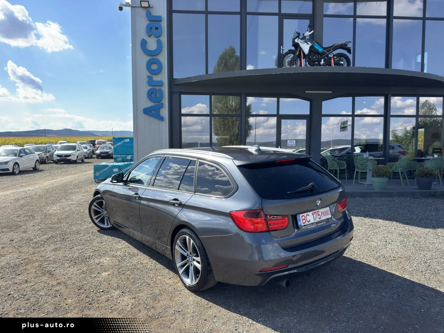 BMW 320i    AUTOMAT    BI-XENON    JANTE R18