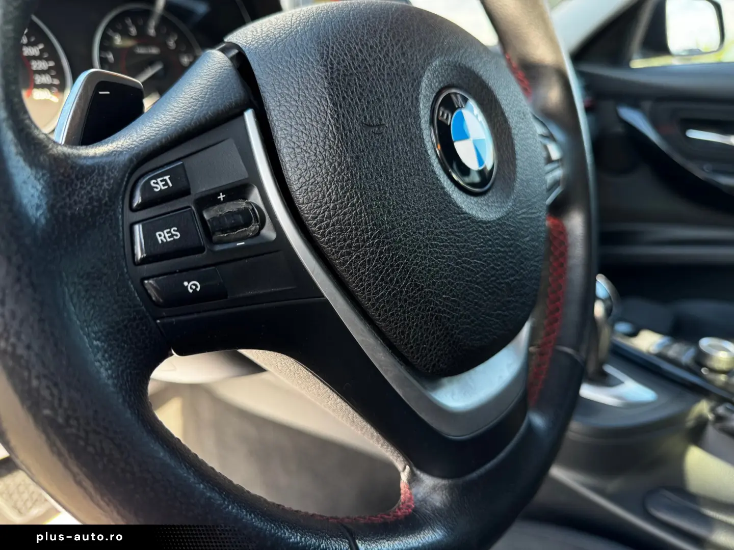 BMW 320i    AUTOMAT    BI-XENON    JANTE R18