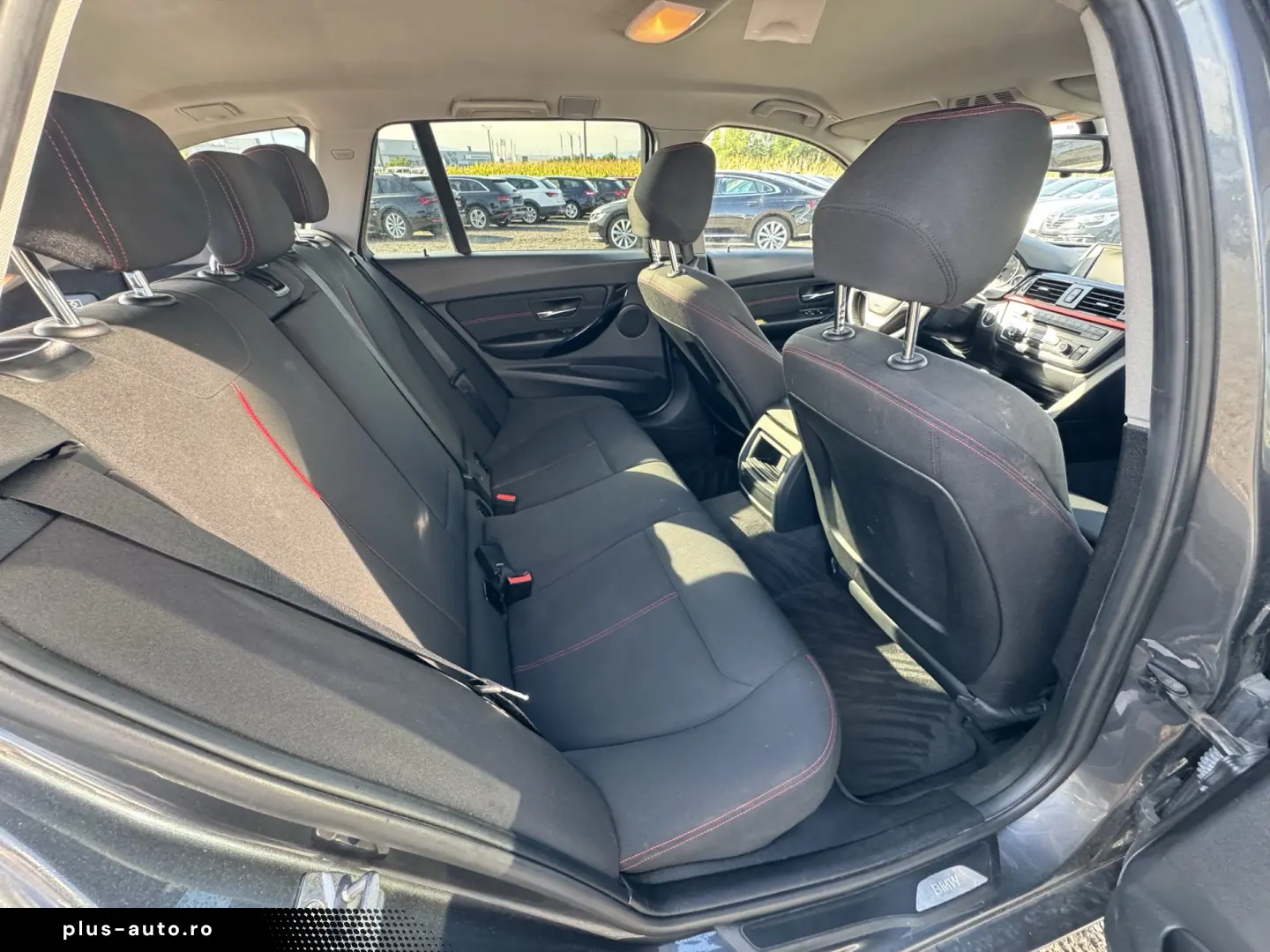 BMW 320i    AUTOMAT    BI-XENON    JANTE R18