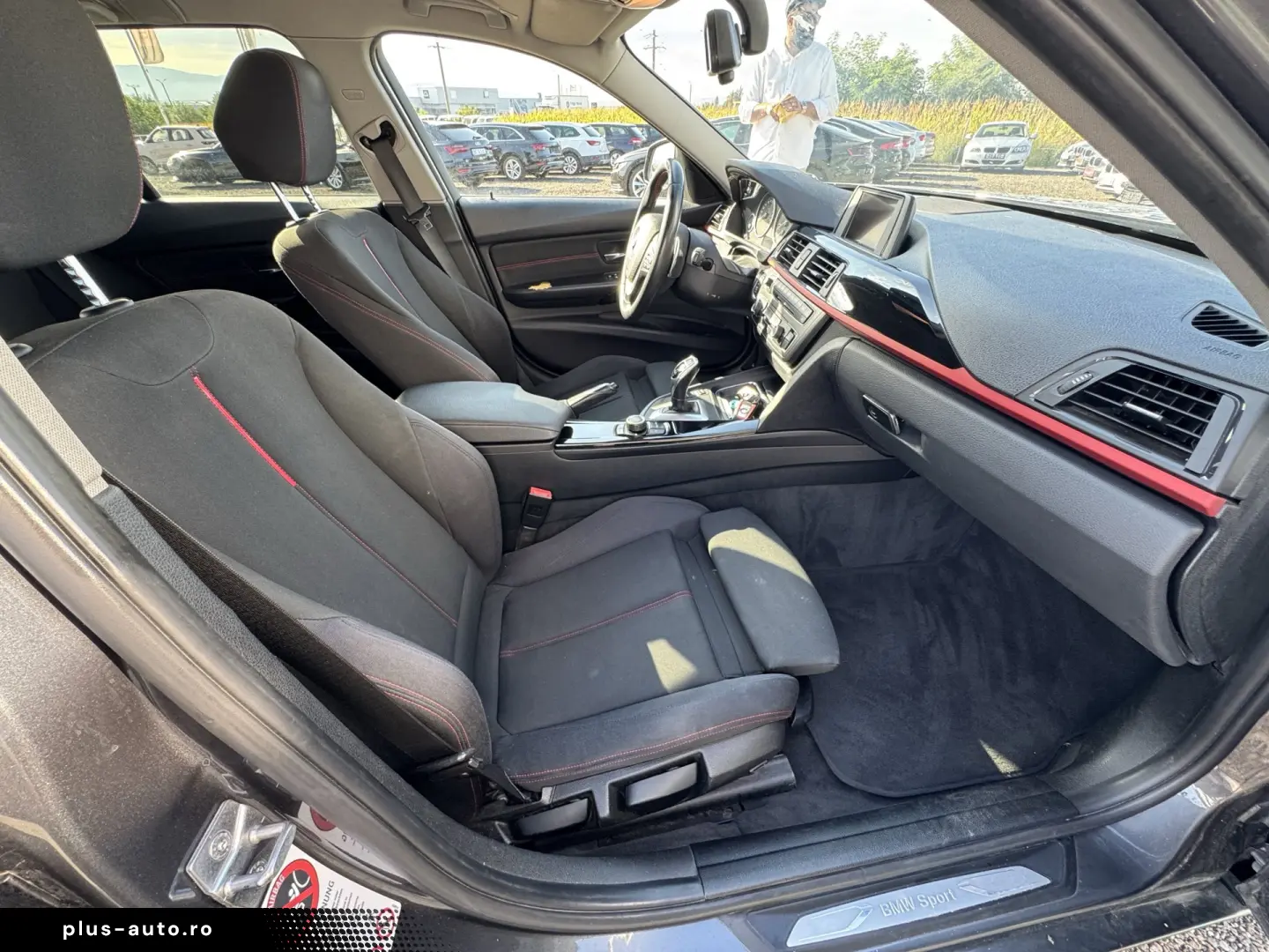 BMW 320i    AUTOMAT    BI-XENON    JANTE R18