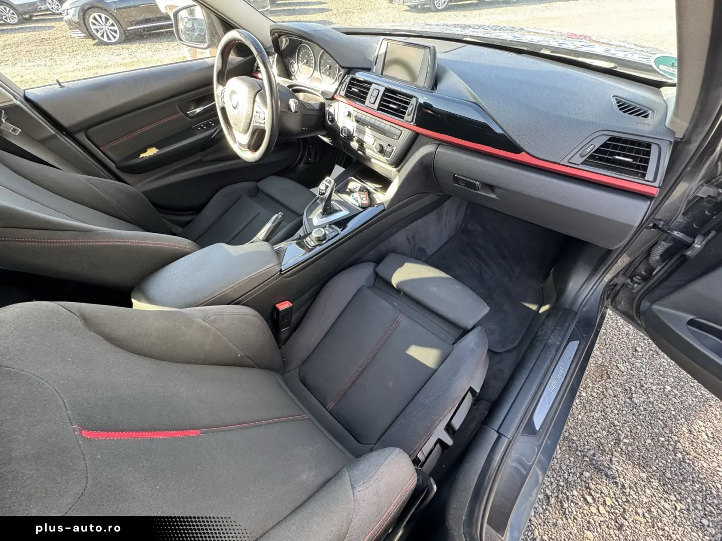 BMW 320i    AUTOMAT    BI-XENON    JANTE R18