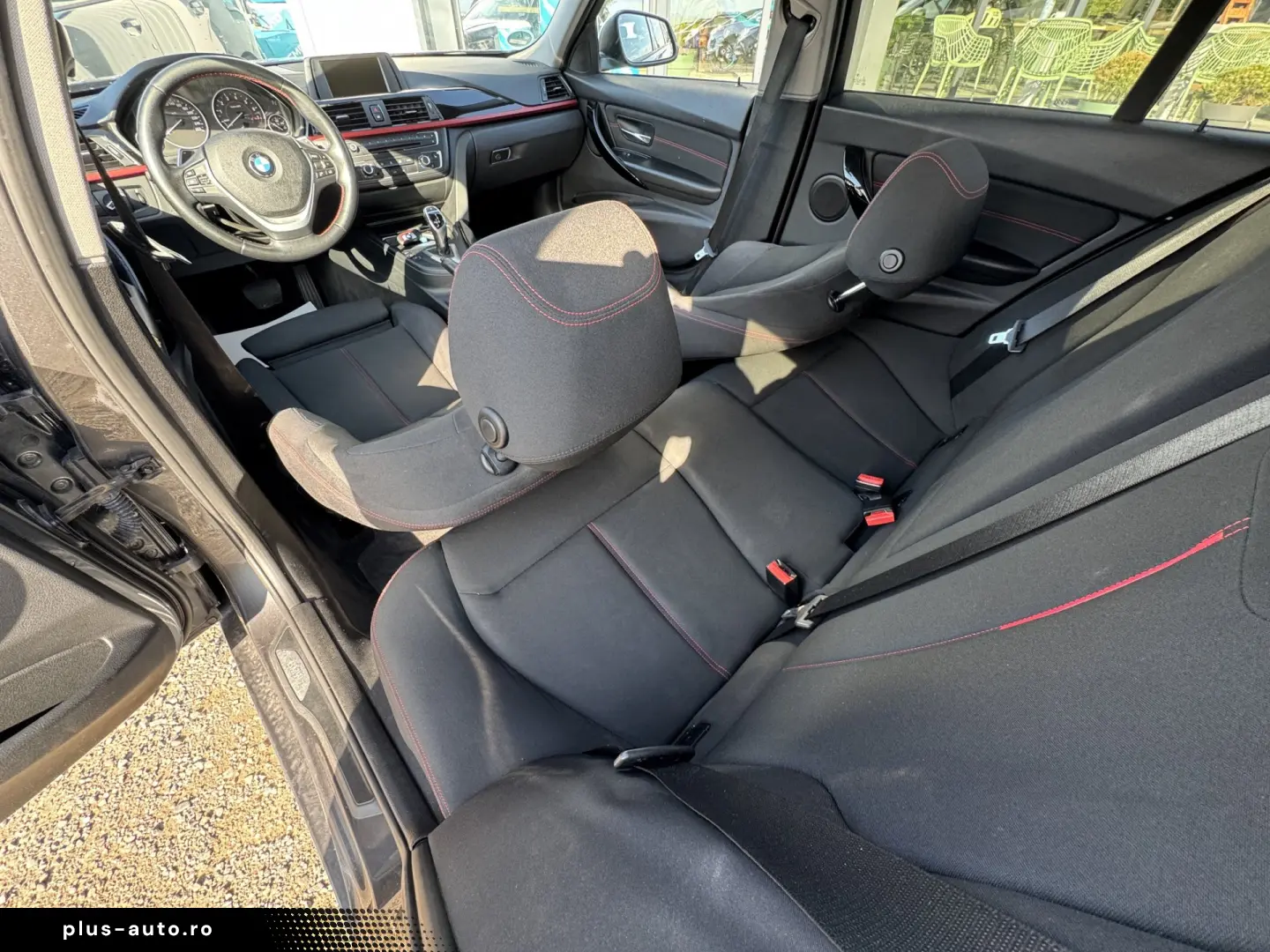 BMW 320i    AUTOMAT    BI-XENON    JANTE R18