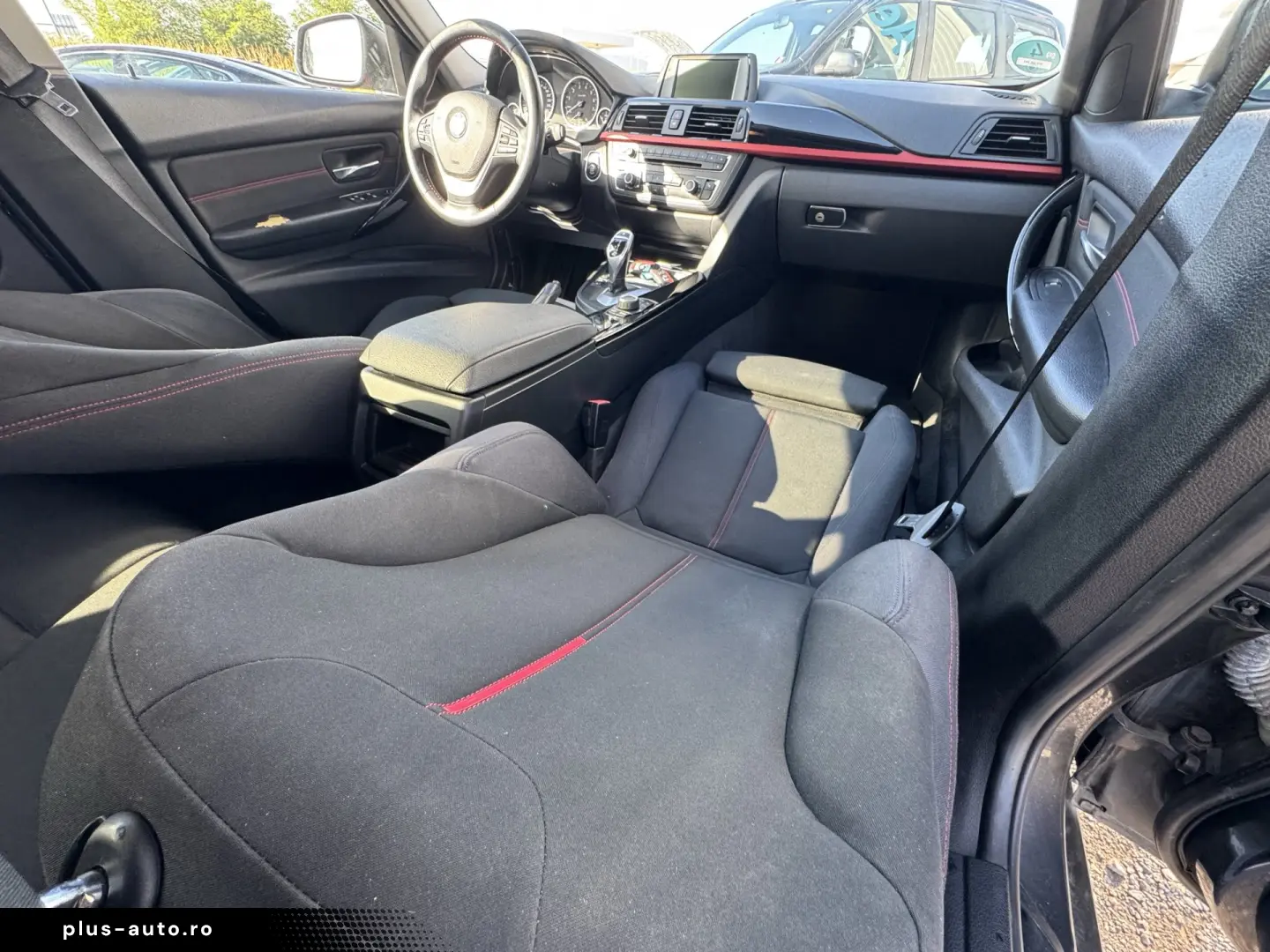 BMW 320i    AUTOMAT    BI-XENON    JANTE R18