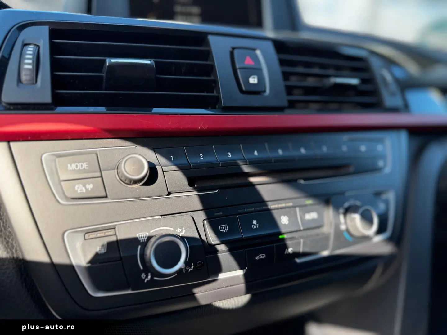 BMW 320i    AUTOMAT    BI-XENON    JANTE R18