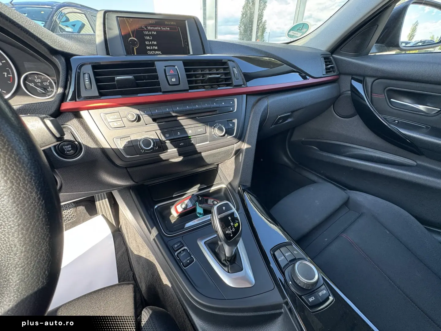 BMW 320i    AUTOMAT    BI-XENON    JANTE R18