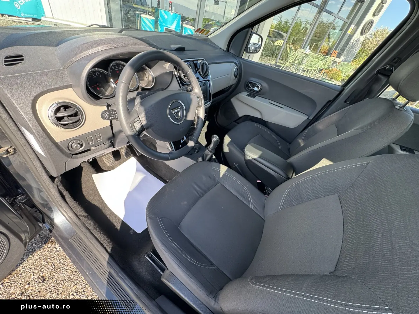 DACIA LODGY    1.2 TCe    7 LOCURI    NAVIGATIE