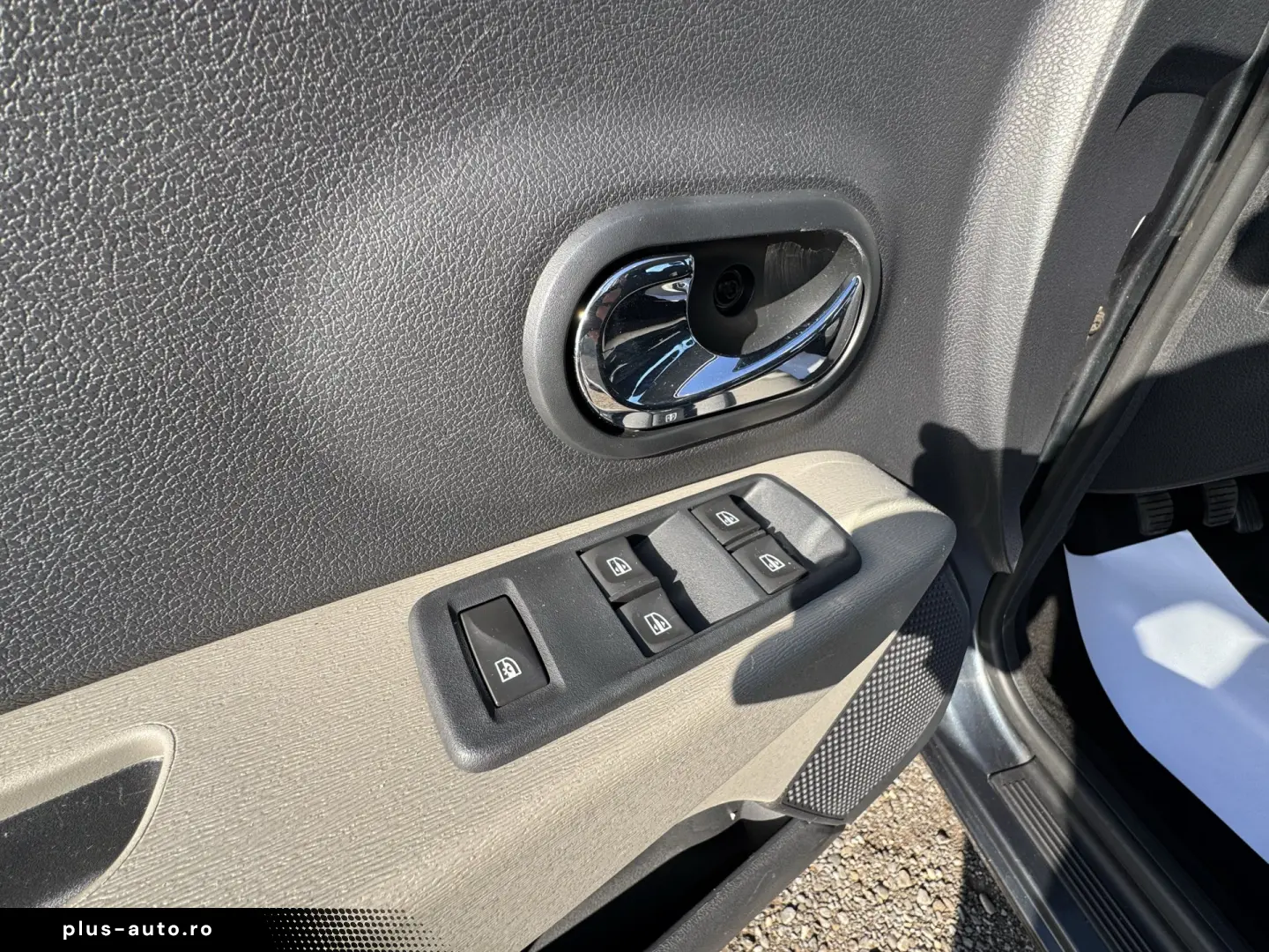 DACIA LODGY    1.2 TCe    7 LOCURI    NAVIGATIE