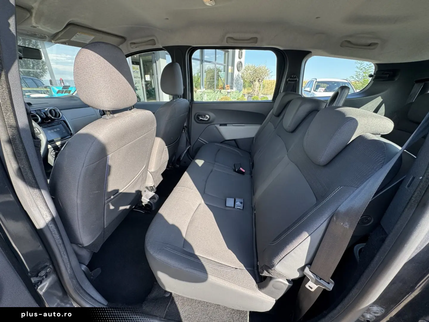 DACIA LODGY    1.2 TCe    7 LOCURI    NAVIGATIE