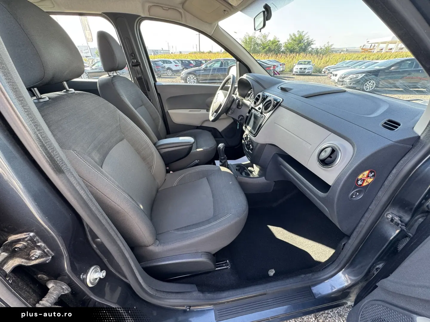 DACIA LODGY    1.2 TCe    7 LOCURI    NAVIGATIE