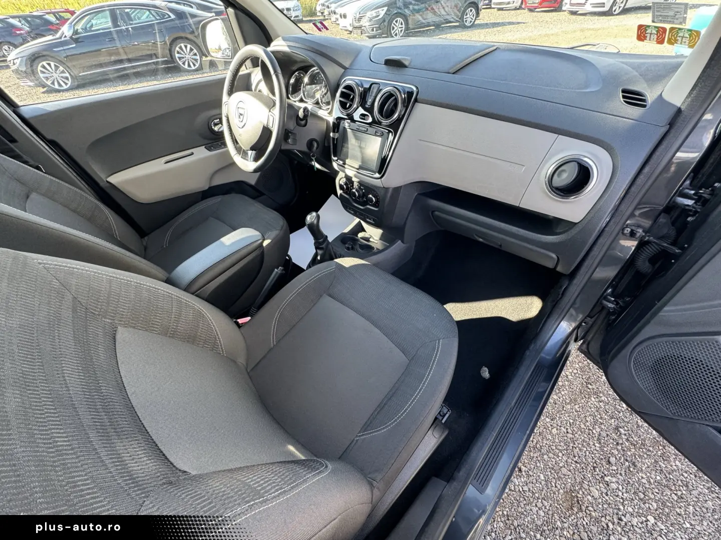 DACIA LODGY    1.2 TCe    7 LOCURI    NAVIGATIE