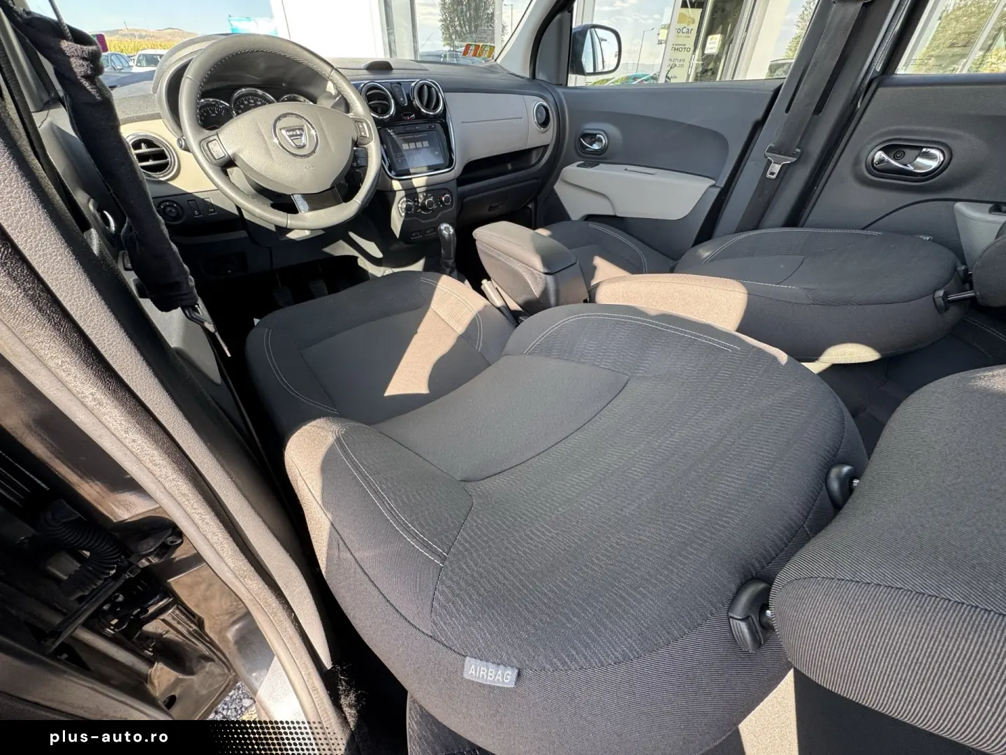 DACIA LODGY    1.2 TCe    7 LOCURI    NAVIGATIE