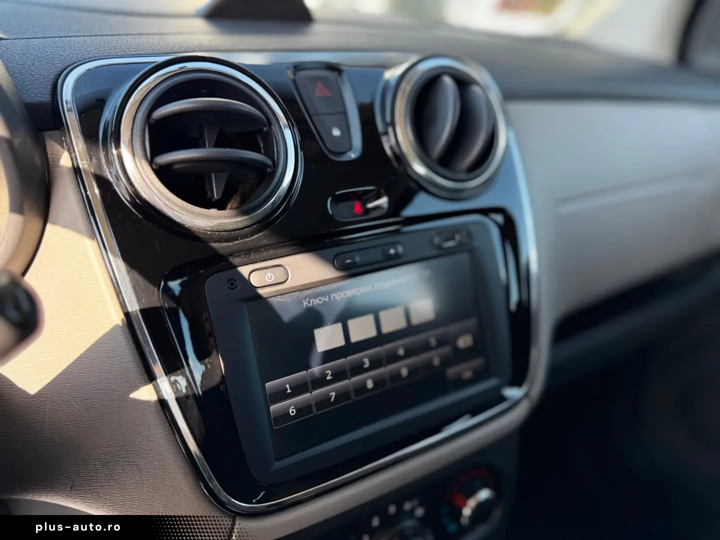 DACIA LODGY    1.2 TCe    7 LOCURI    NAVIGATIE
