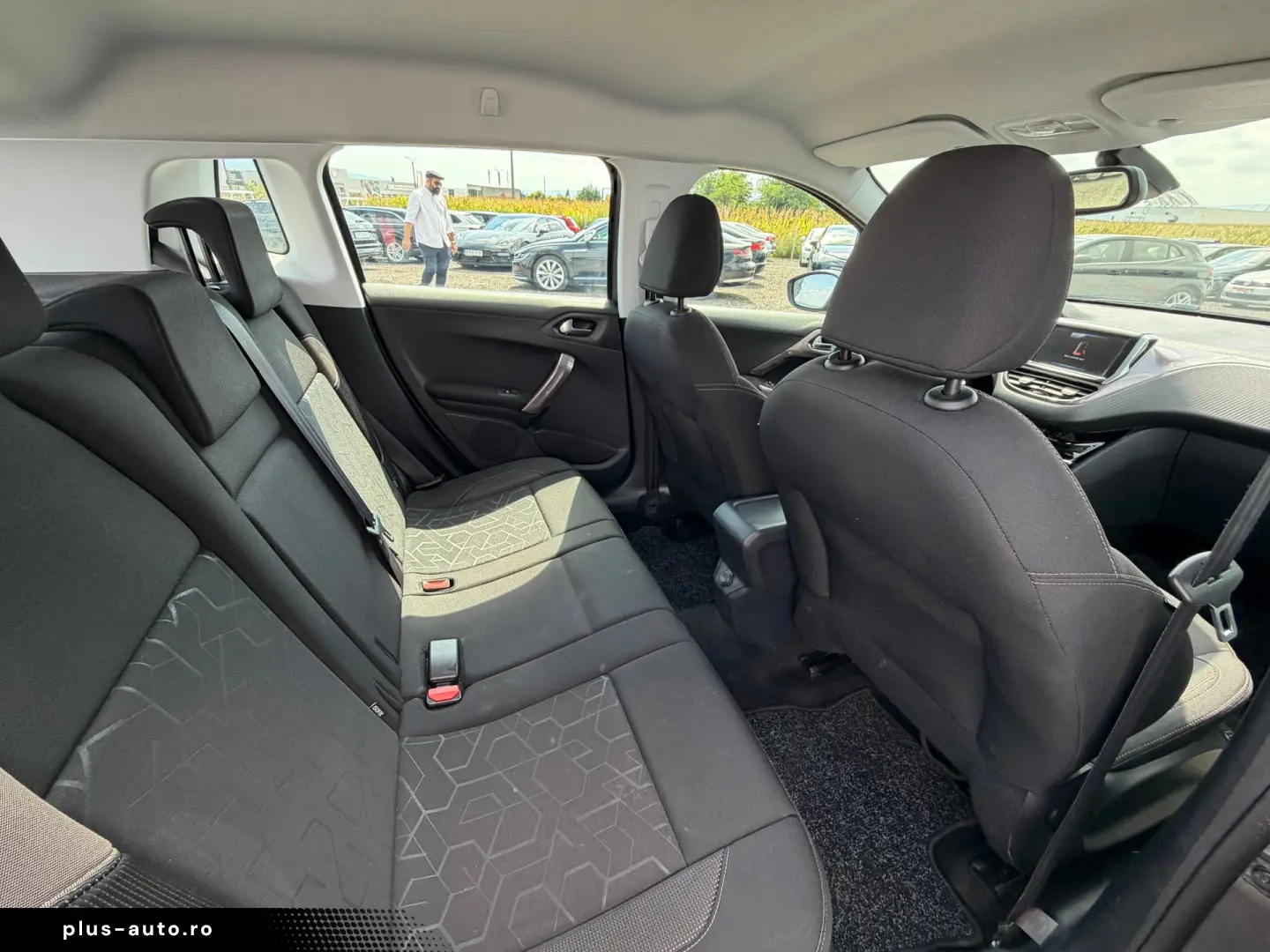 PEUGEOT 2008    AUTOMAT    DUBLU CLIMA    128.000 KM