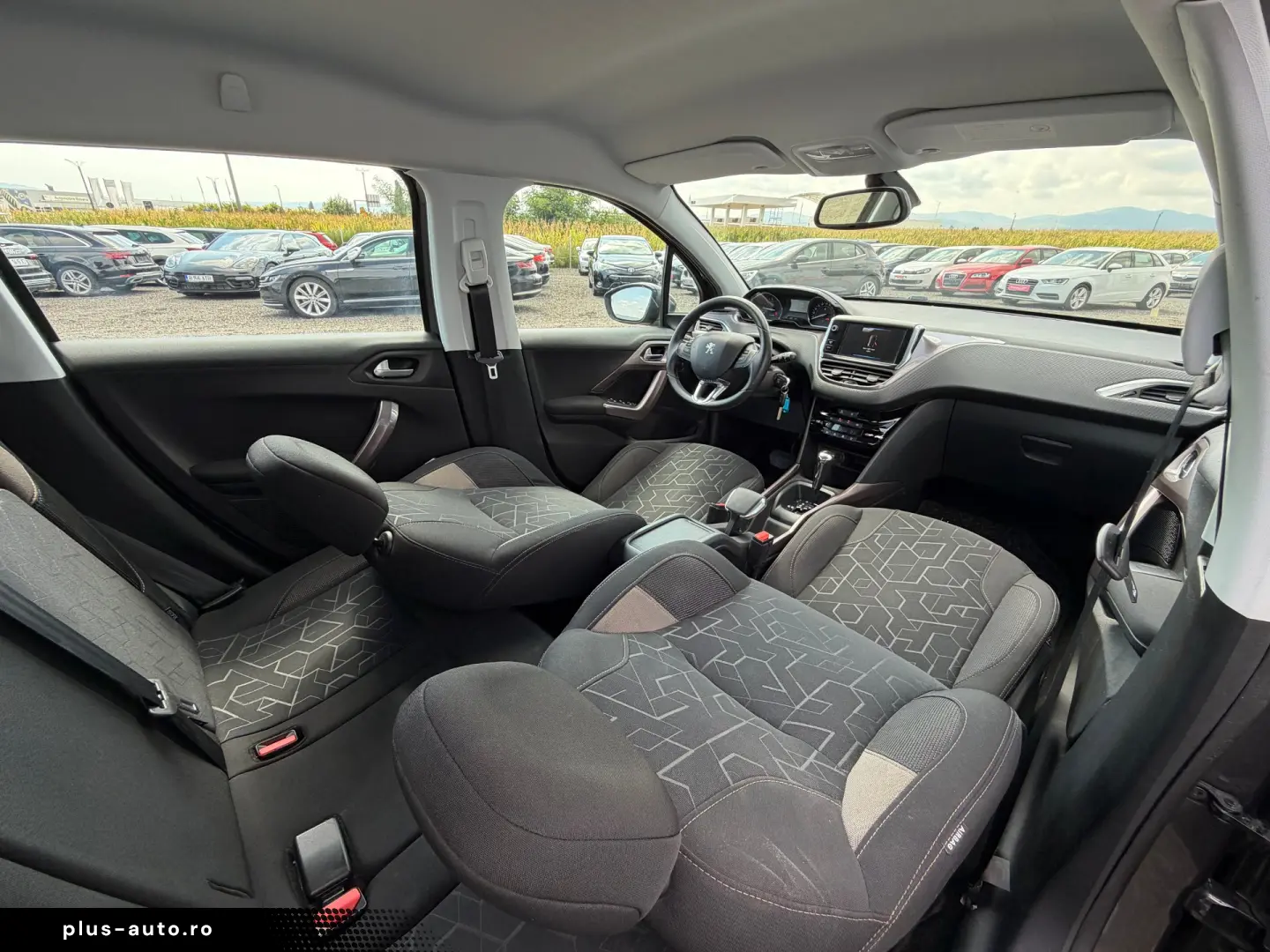 PEUGEOT 2008    AUTOMAT    DUBLU CLIMA    128.000 KM