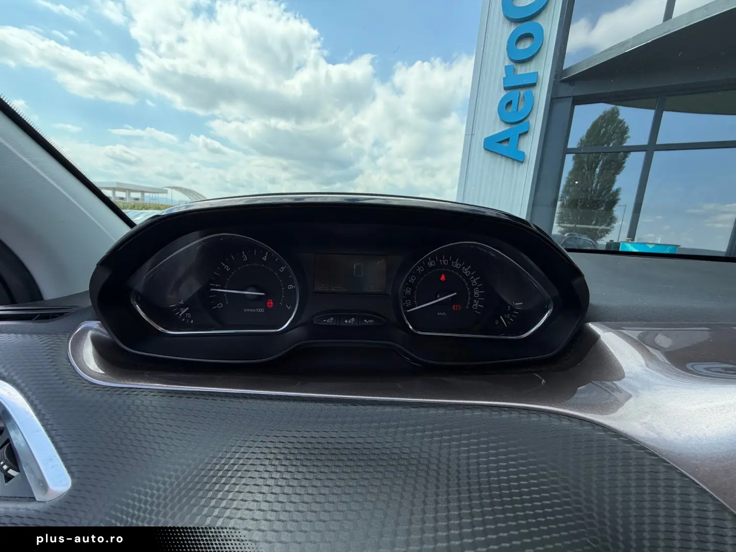PEUGEOT 2008    AUTOMAT    DUBLU CLIMA    128.000 KM