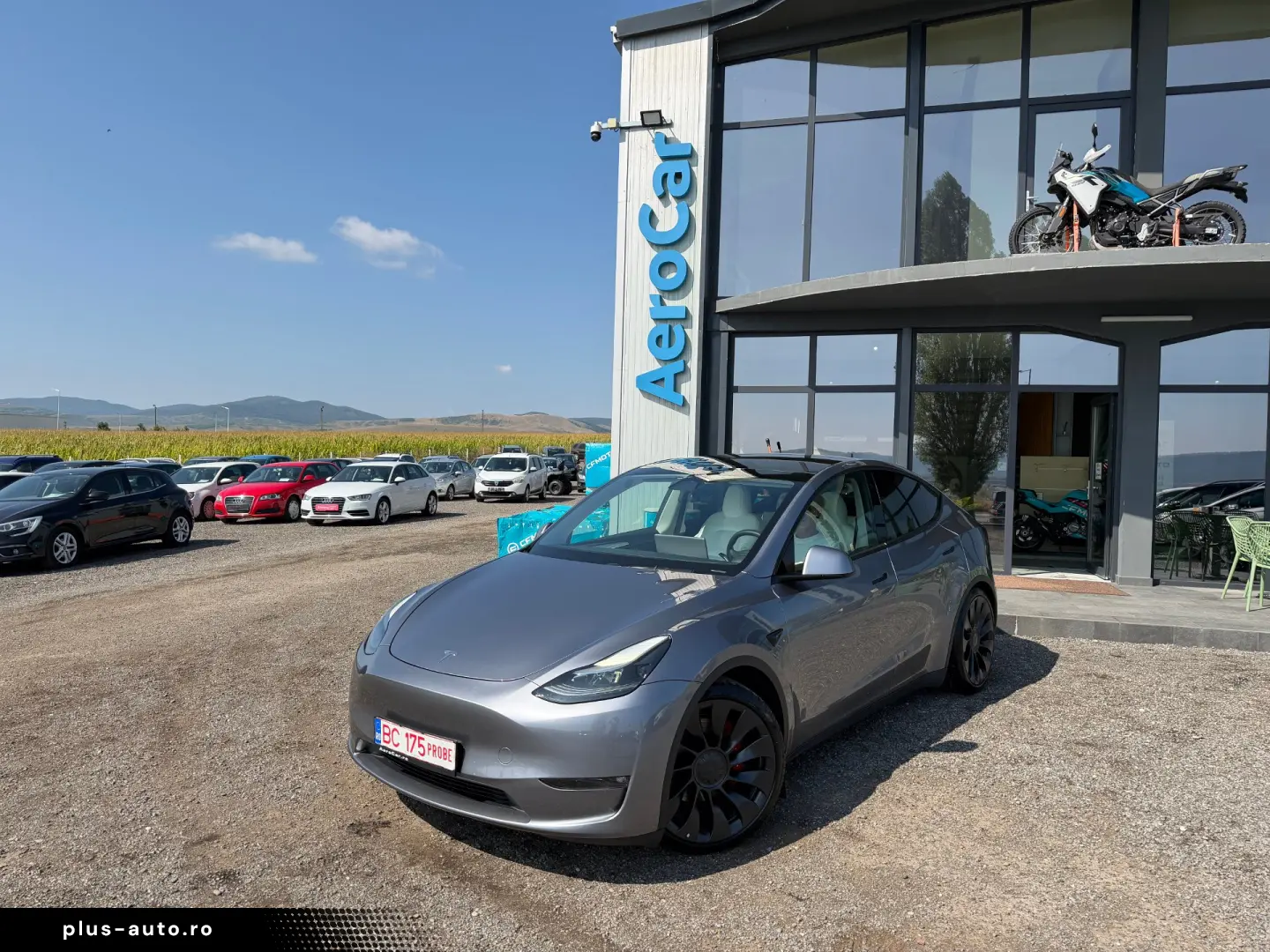 TESLA MODEL Y