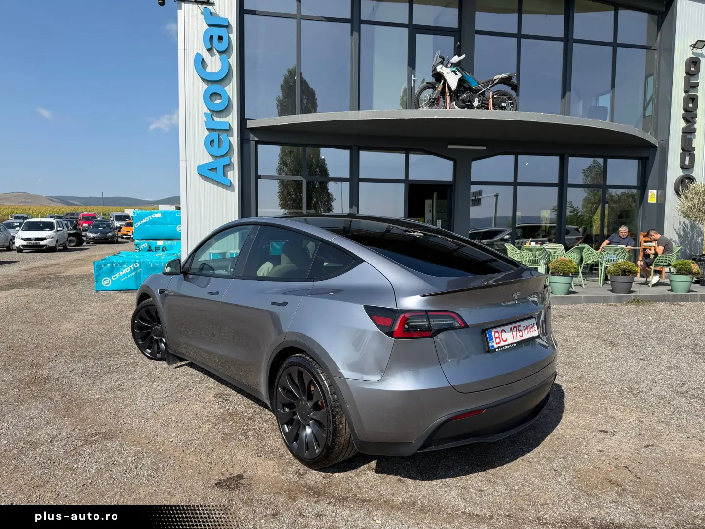 TESLA MODEL Y