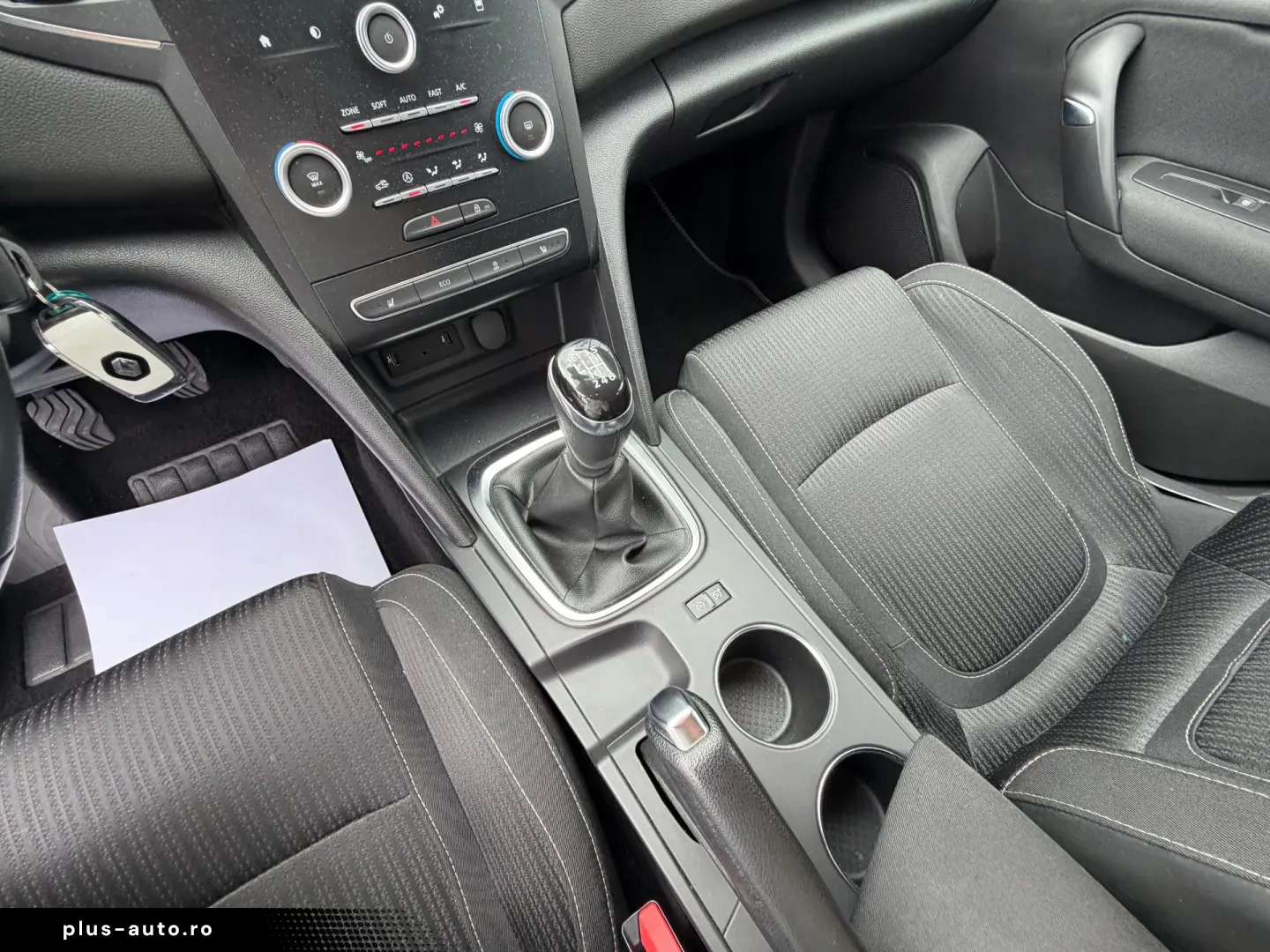 RENAULT MEGANE    1.2 TCe    CEASURI DIGITALE    DUBLU CLIMA
