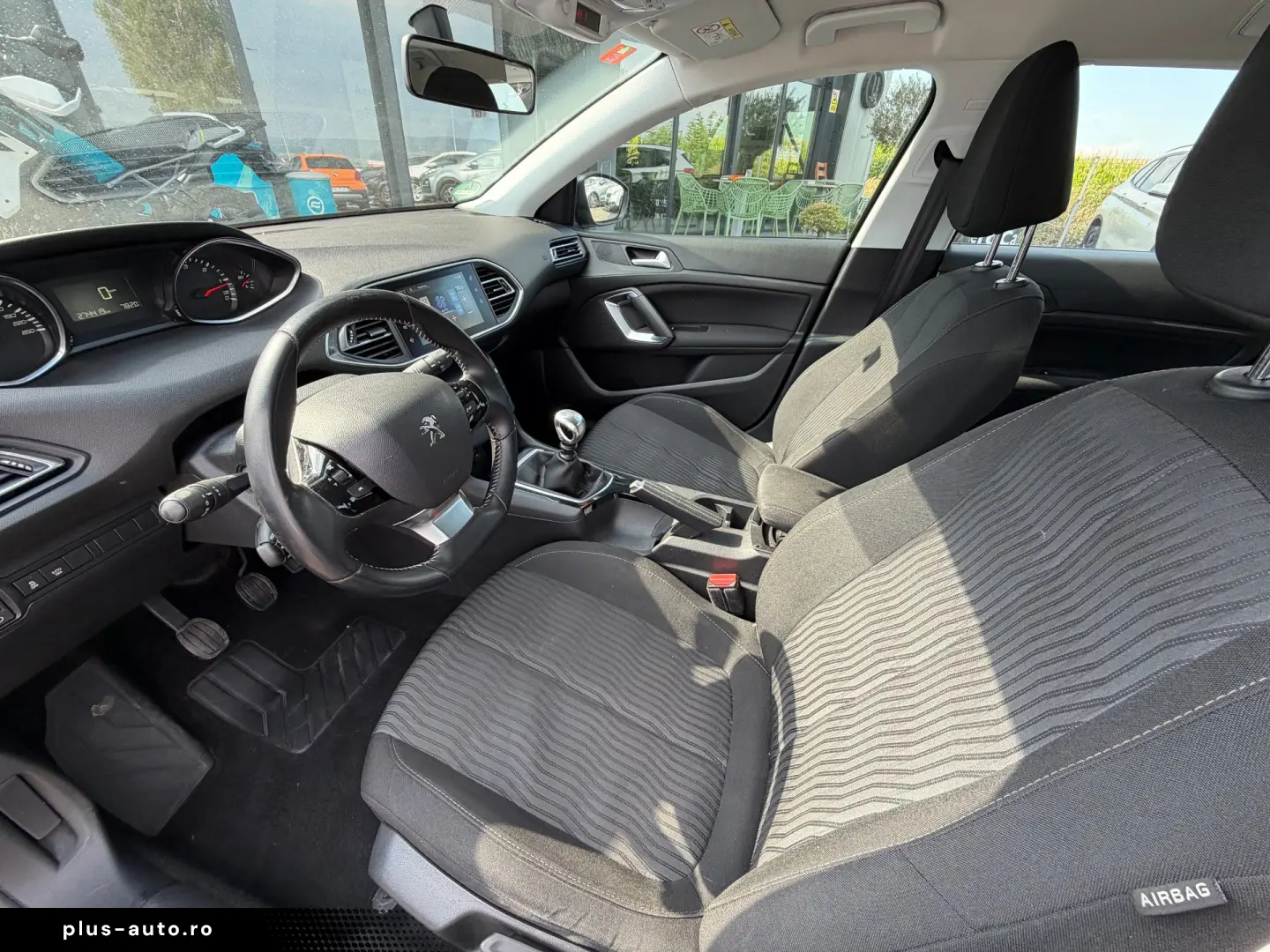 PEUGEOT 308    1.6 Blue-HDi    NAVIGATIE    DUBLU CLIMA