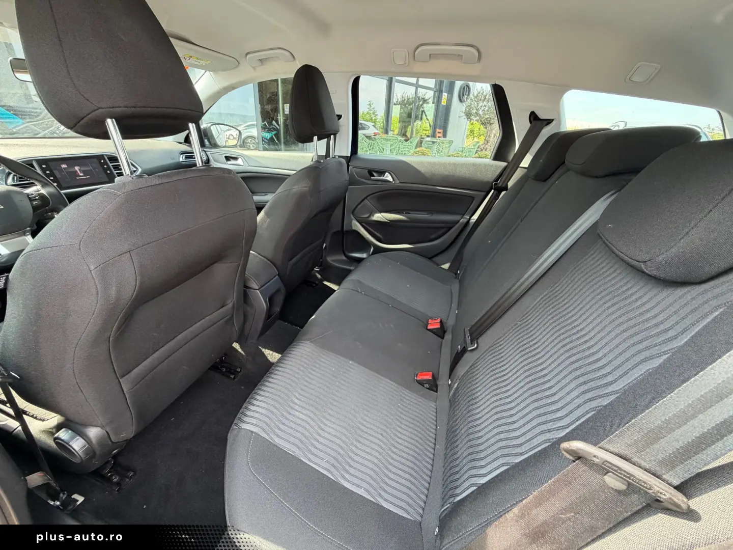 PEUGEOT 308    1.6 Blue-HDi    NAVIGATIE    DUBLU CLIMA