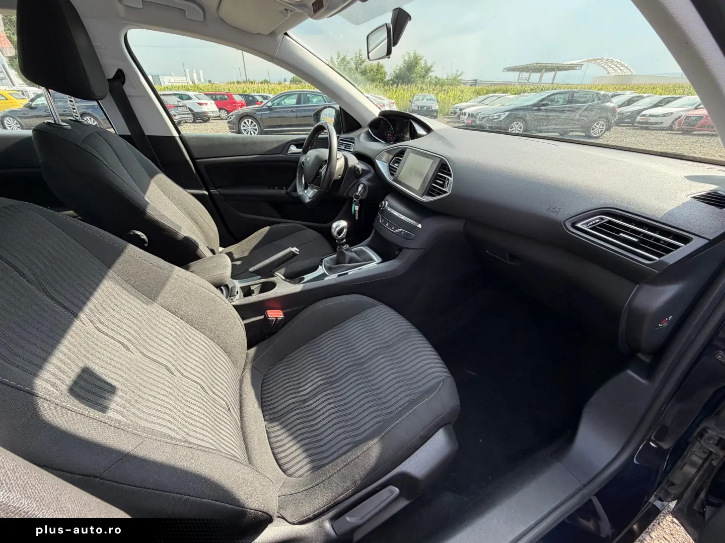 PEUGEOT 308    1.6 Blue-HDi    NAVIGATIE    DUBLU CLIMA