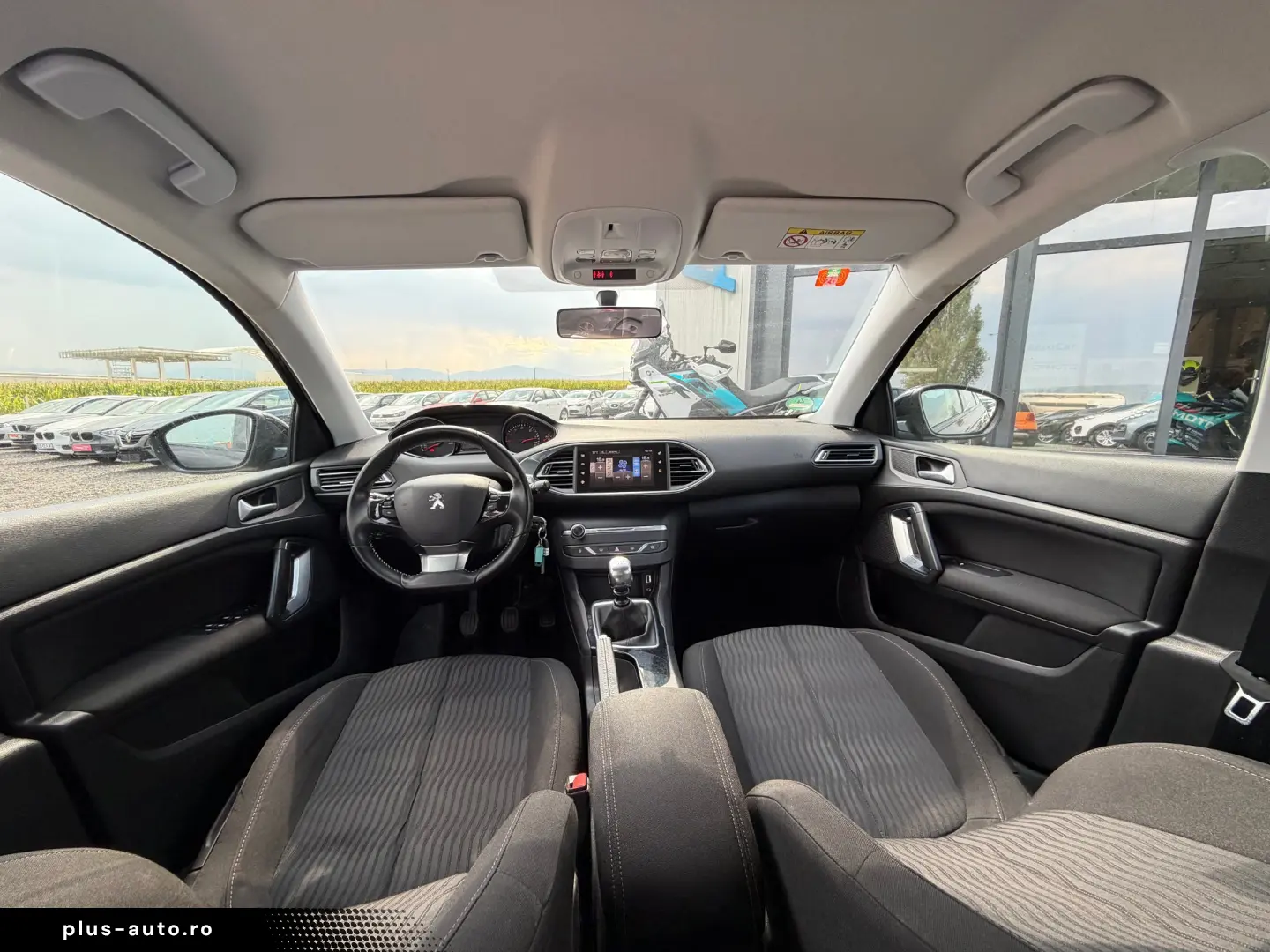 PEUGEOT 308    1.6 Blue-HDi    NAVIGATIE    DUBLU CLIMA