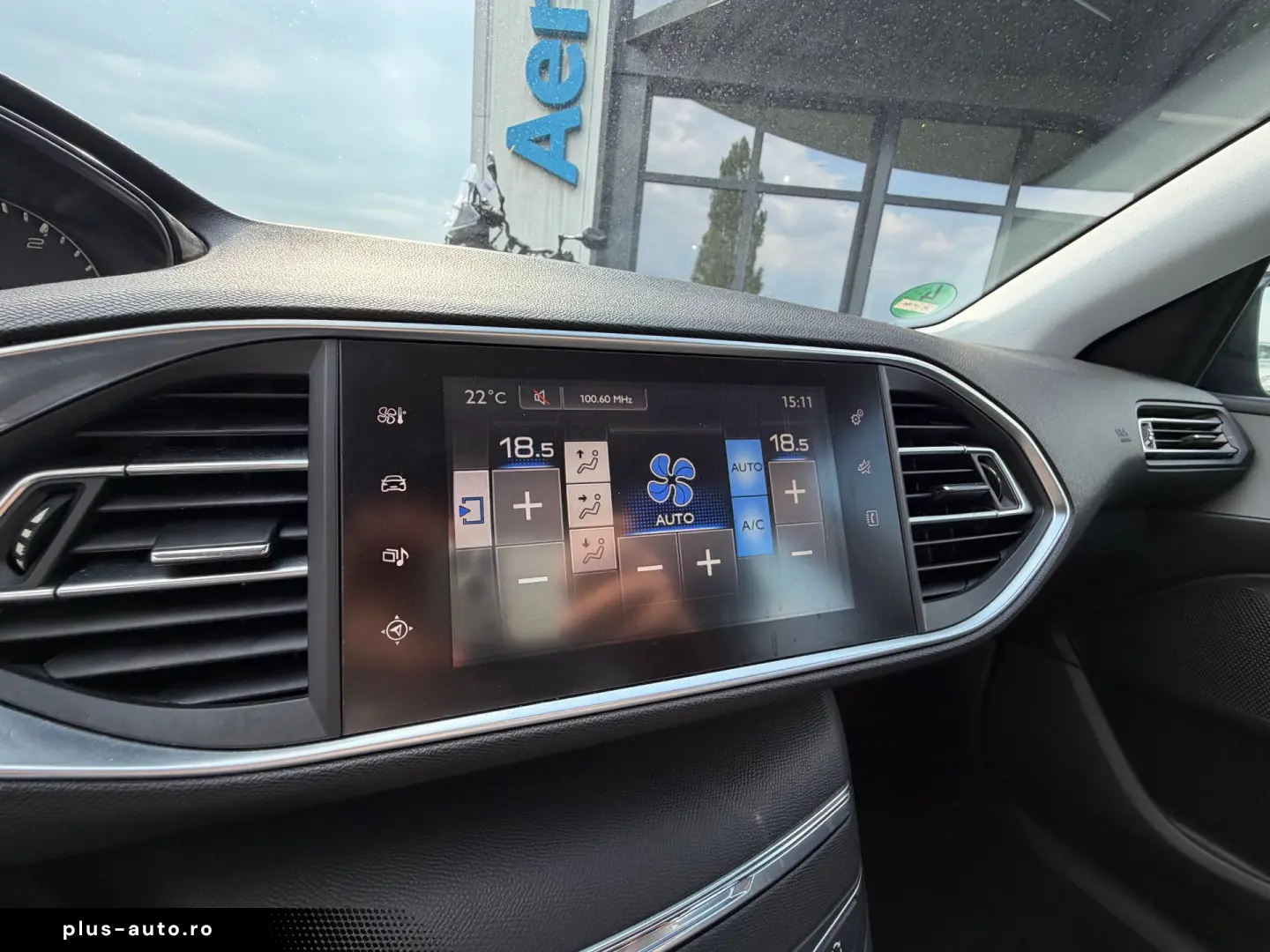 PEUGEOT 308    1.6 Blue-HDi    NAVIGATIE    DUBLU CLIMA