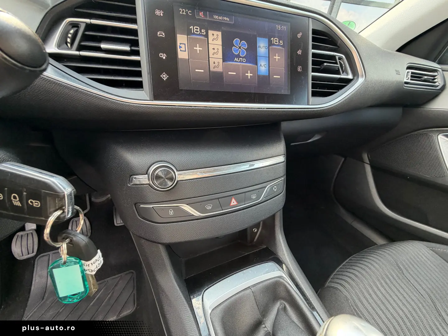 PEUGEOT 308    1.6 Blue-HDi    NAVIGATIE    DUBLU CLIMA