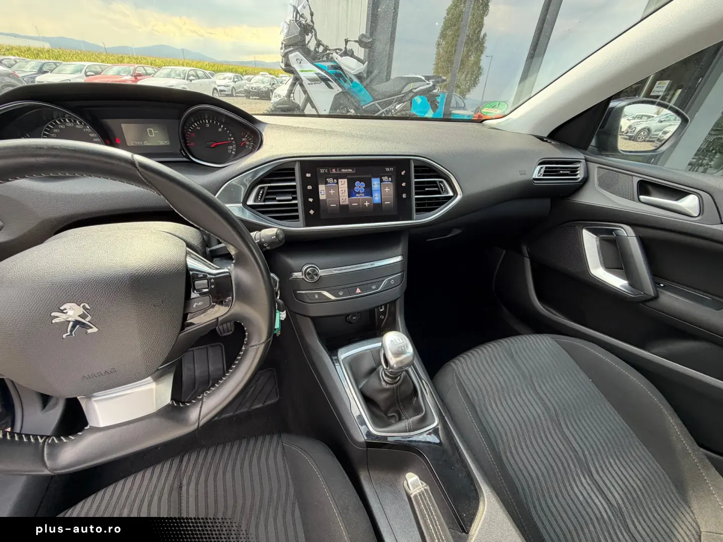 PEUGEOT 308    1.6 Blue-HDi    NAVIGATIE    DUBLU CLIMA