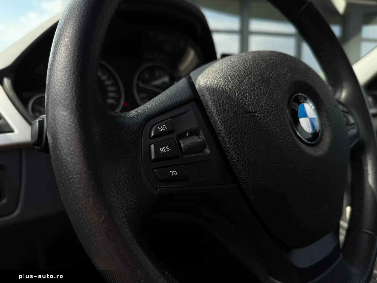 BMW 318d    NAVI    DUBLU CLIMA    EURO 5