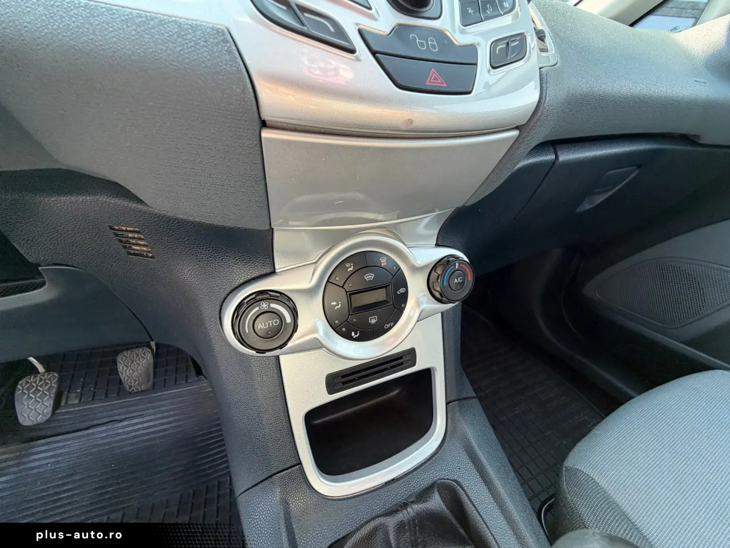 FORD FIESTA    1.25i    AER CONDITIONAT