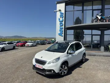 PEUGEOT 2008    1.6 e-HDi    NAVIGATIE    DUBLU CLIMA