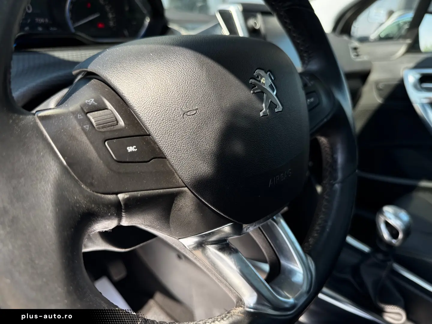 PEUGEOT 2008    1.6 e-HDi    NAVIGATIE    DUBLU CLIMA