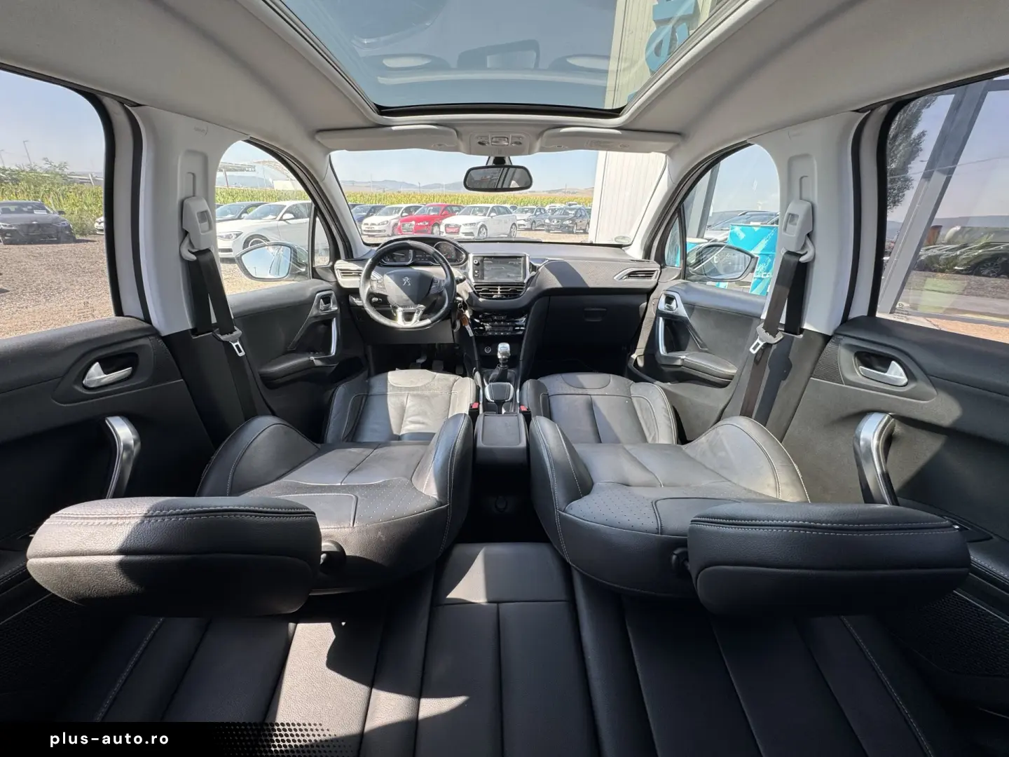 PEUGEOT 2008    1.6 e-HDi    NAVIGATIE    DUBLU CLIMA