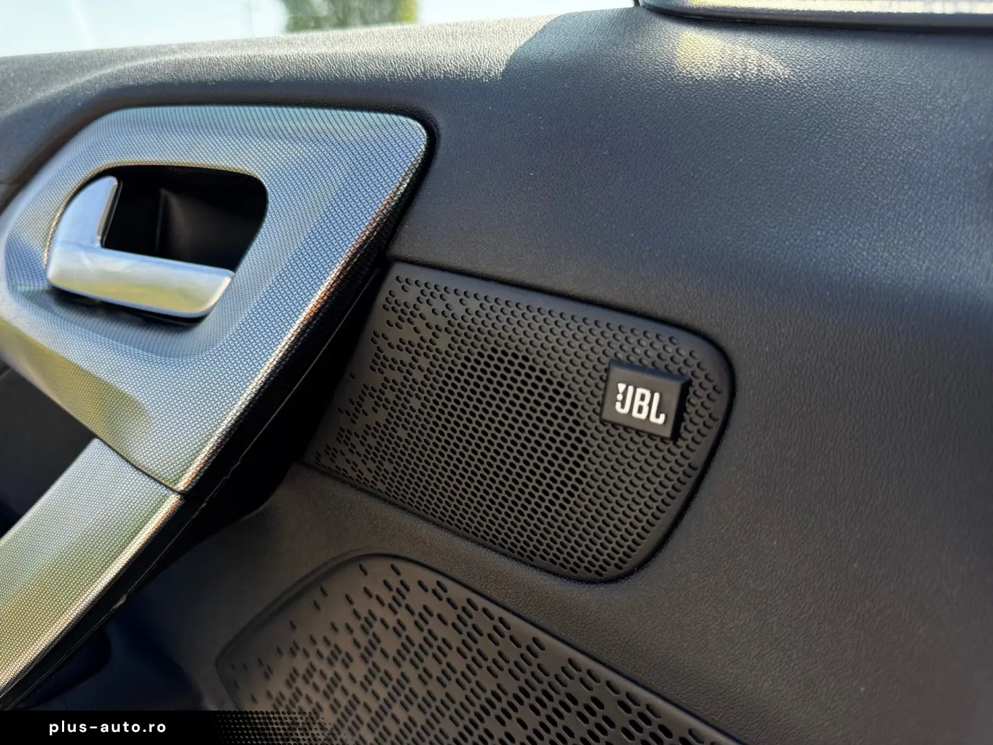 PEUGEOT 2008    1.6 e-HDi    NAVIGATIE    DUBLU CLIMA