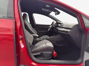 Volkswagen Golf GTI DSG NAVI IQ.LIGHT KAM DCC HUD
