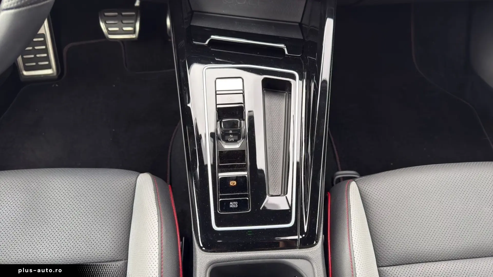 Volkswagen Golf GTI DSG NAVI IQ.LIGHT KAM DCC HUD