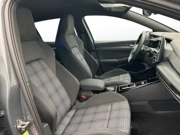 Volkswagen Golf GTE 1.5 TSI eHybrid NAVI BLACKSTYLE CAM HUD