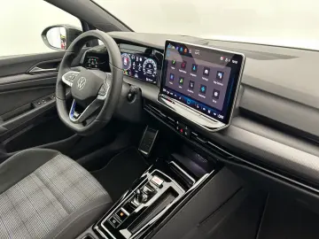 Volkswagen Golf GTE 1.5 TSI eHybrid NAVI BLACKSTYLE CAM HUD