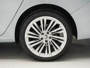 SKODA SUPERB Laurin & Klement  MY2025  194 CP  A T  4x4