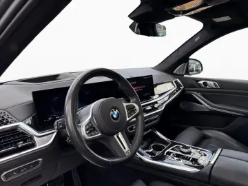 BMW X7 M60i xD M SPORT PRO 6-Sitz Sky Sthz B W AHK