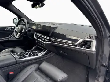 BMW X7 M60i xD M SPORT PRO 6-Sitz Sky Sthz B W AHK