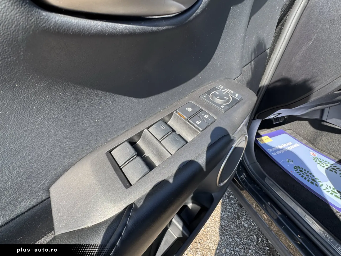 LEXUS NX300H    HYBRID    197 CP    LED