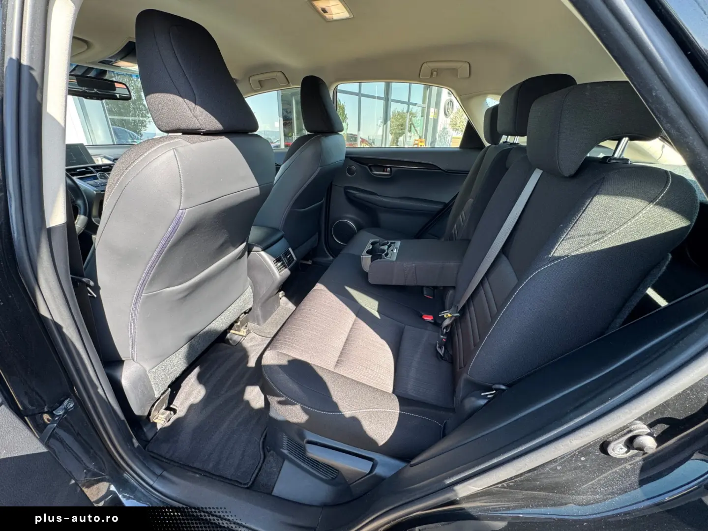 LEXUS NX300H    HYBRID    197 CP    LED