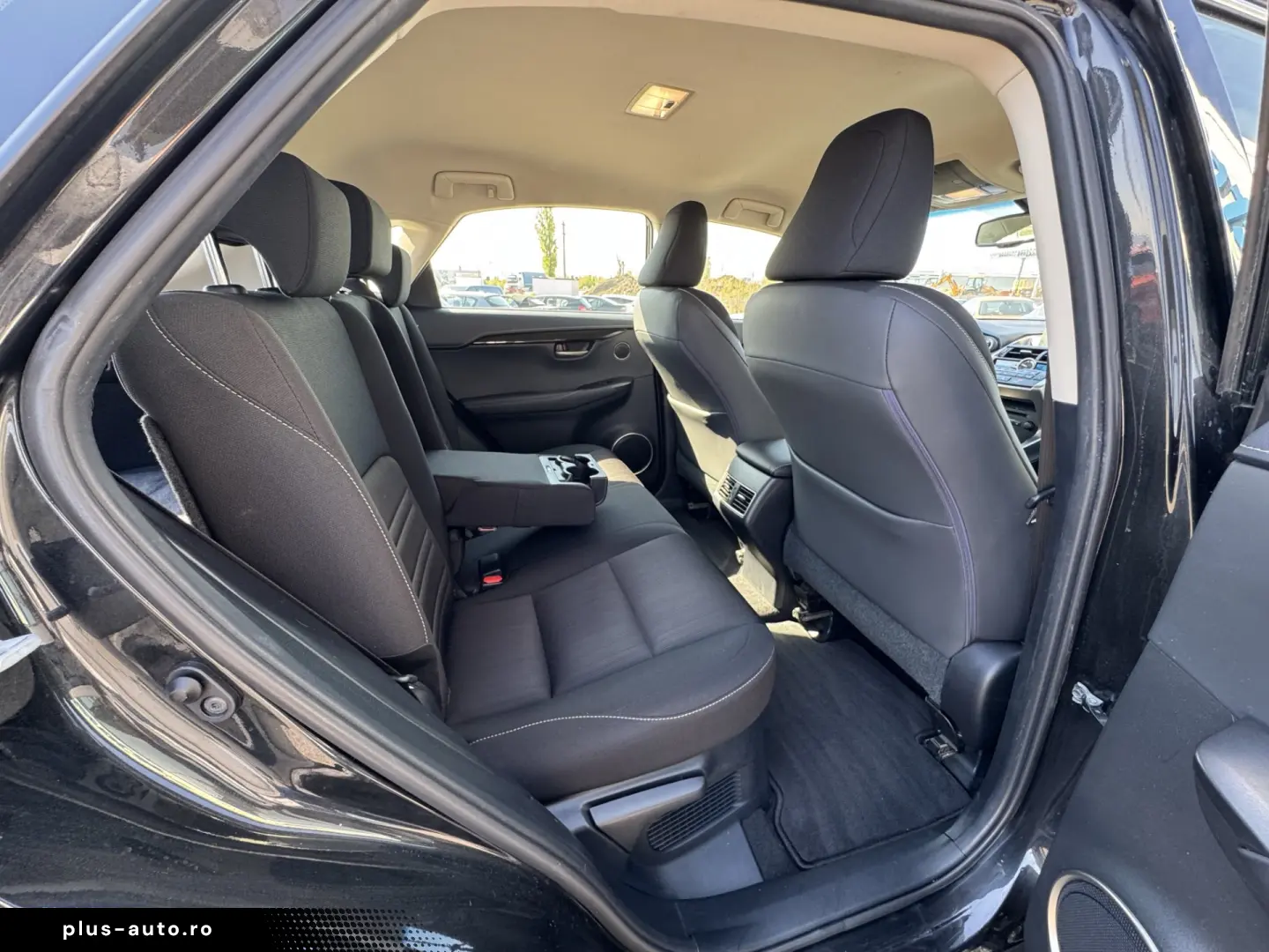 LEXUS NX300H    HYBRID    197 CP    LED