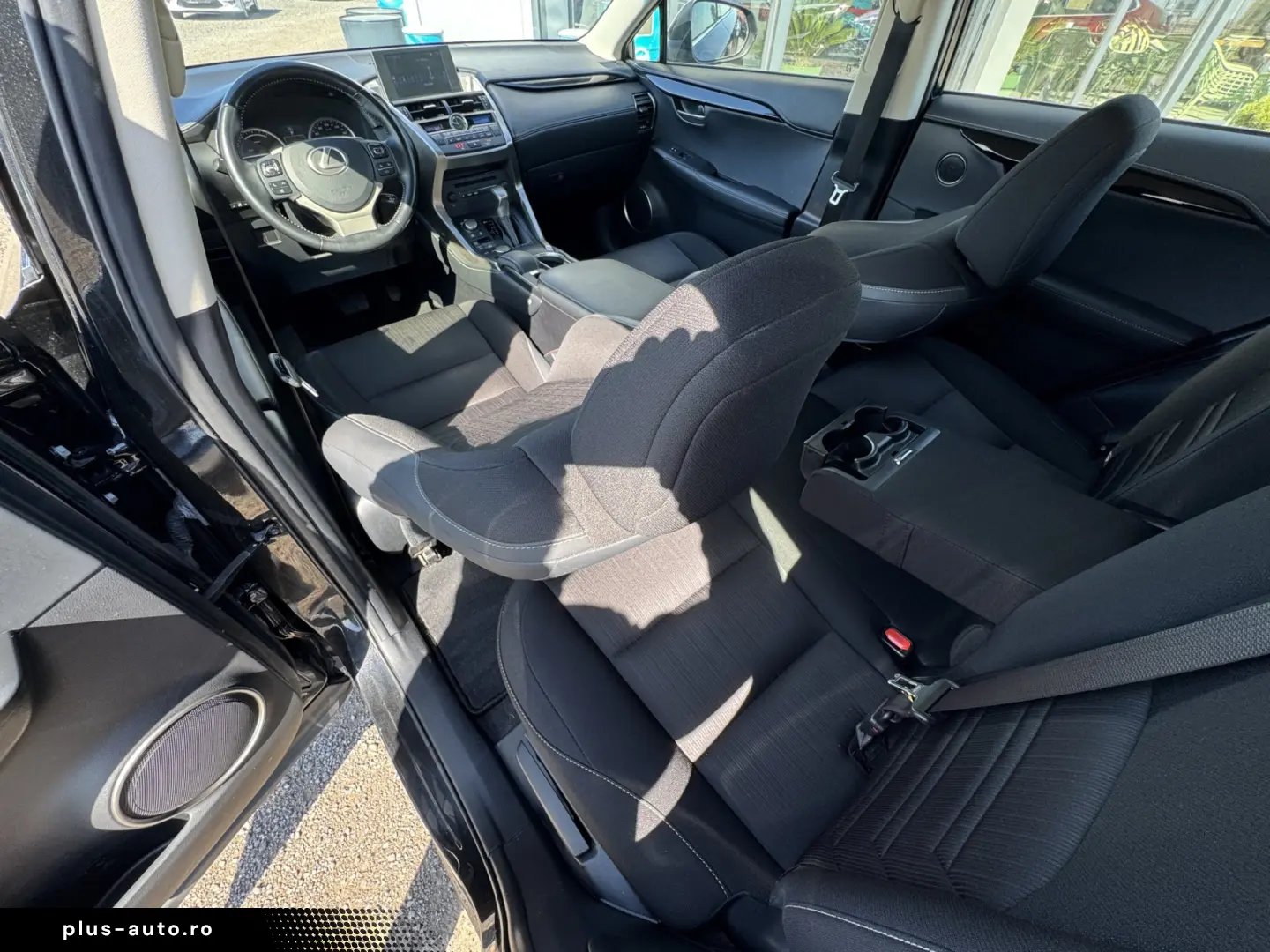 LEXUS NX300H    HYBRID    197 CP    LED