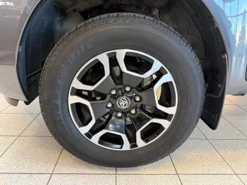 TOYOTA DOUBLE CAB EXECUTIVE-AUT-KAMERA-LED-RADAR-36.895
