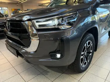 TOYOTA DOUBLE CAB EXECUTIVE-AUT-KAMERA-LED-RADAR-36.895