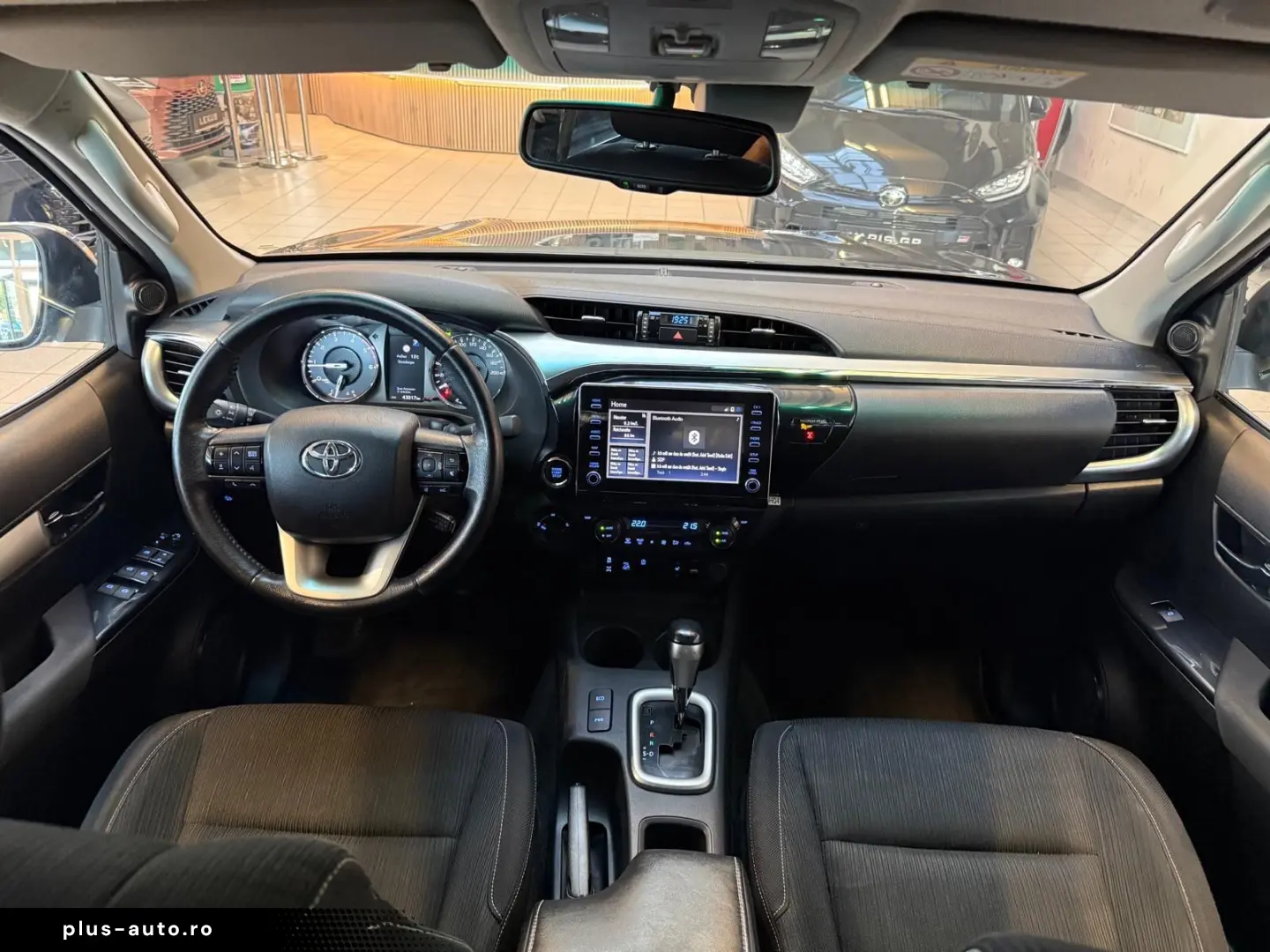 TOYOTA DOUBLE CAB EXECUTIVE-AUT-KAMERA-LED-RADAR-36.895
