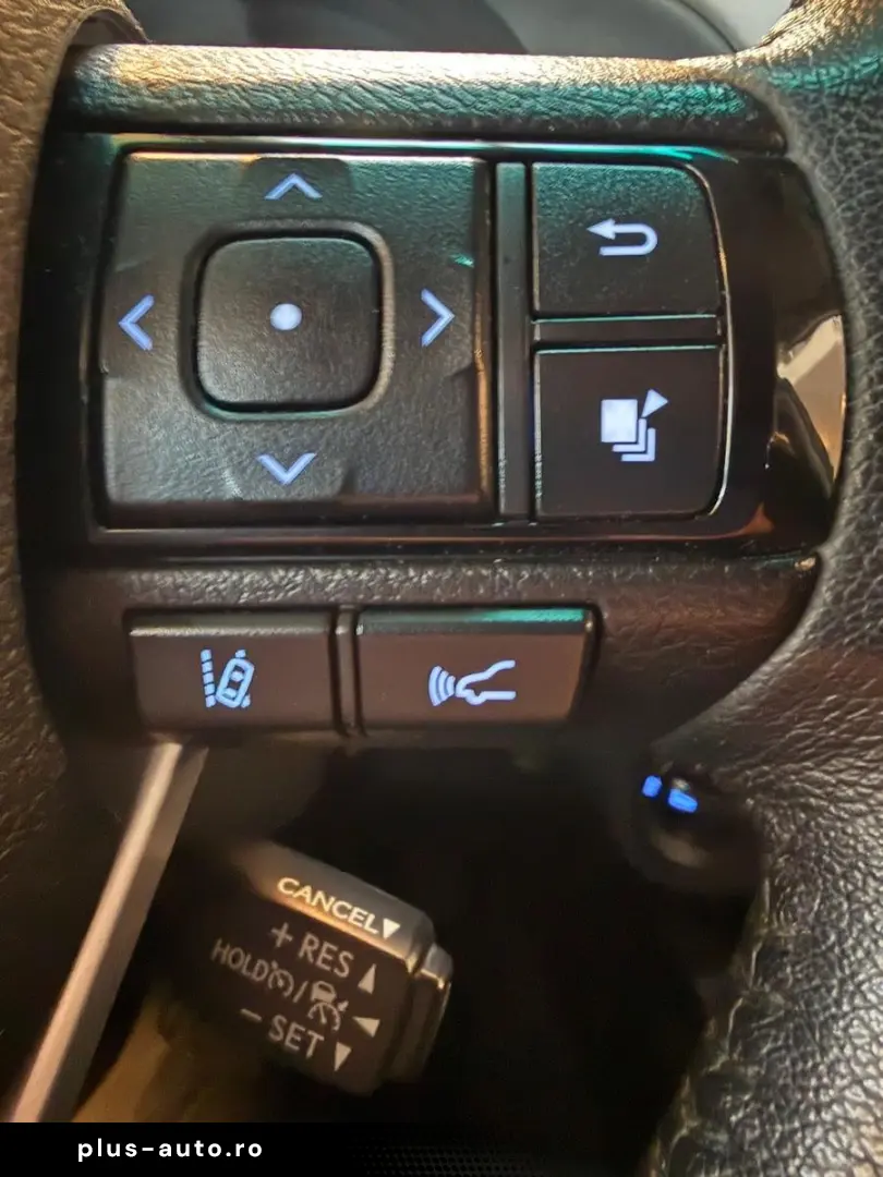 TOYOTA DOUBLE CAB EXECUTIVE-AUT-KAMERA-LED-RADAR-36.895
